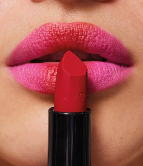 Día del labial Avon con un labial